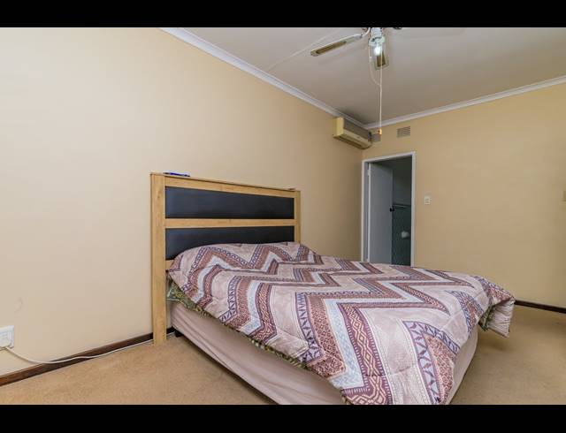 3 BEDROOM TOWNHOUSE FOR SALE IN THE WOLDS